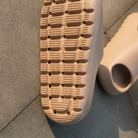 Brown Casual Women's Anti-Slip Slippers - Picture 7 of 7